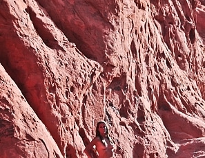 SofieMarieXXX/SM_Red_Rocks_Crevase_Study_Nude